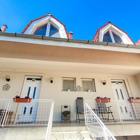 Weinberger Vendeghaz Hotel Zamardi Ngoại thất bức ảnh