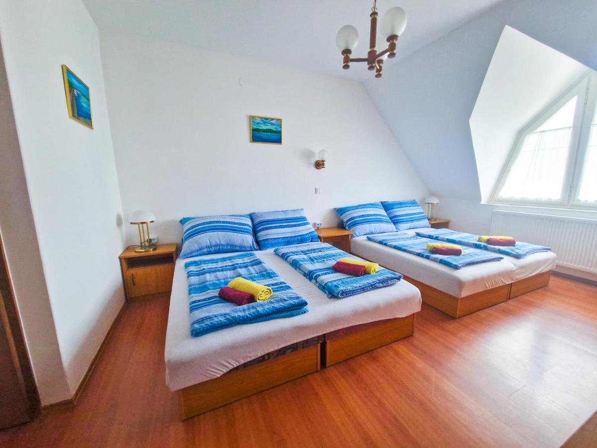 Weinberger Vendeghaz Hotel Zamardi Ngoại thất bức ảnh