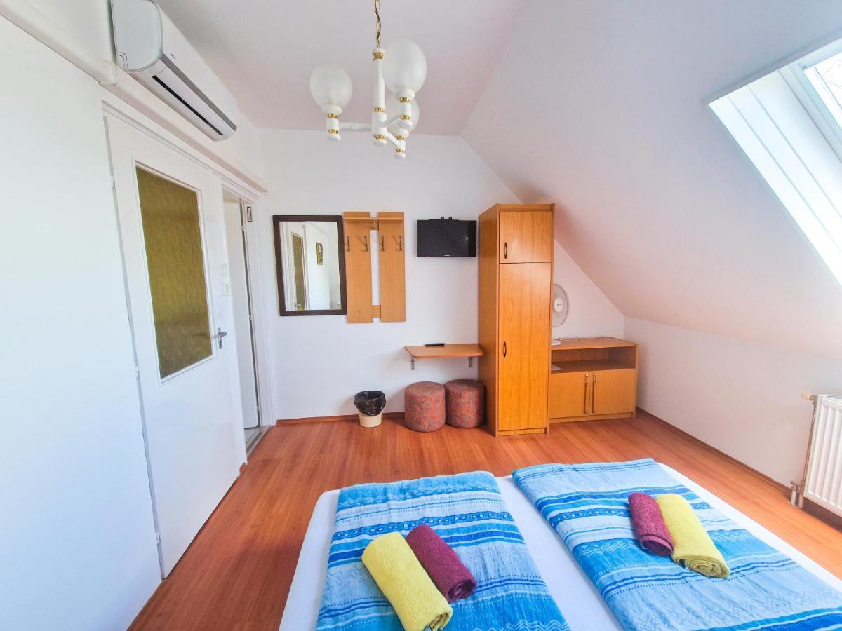 Weinberger Vendeghaz Hotel Zamardi Ngoại thất bức ảnh