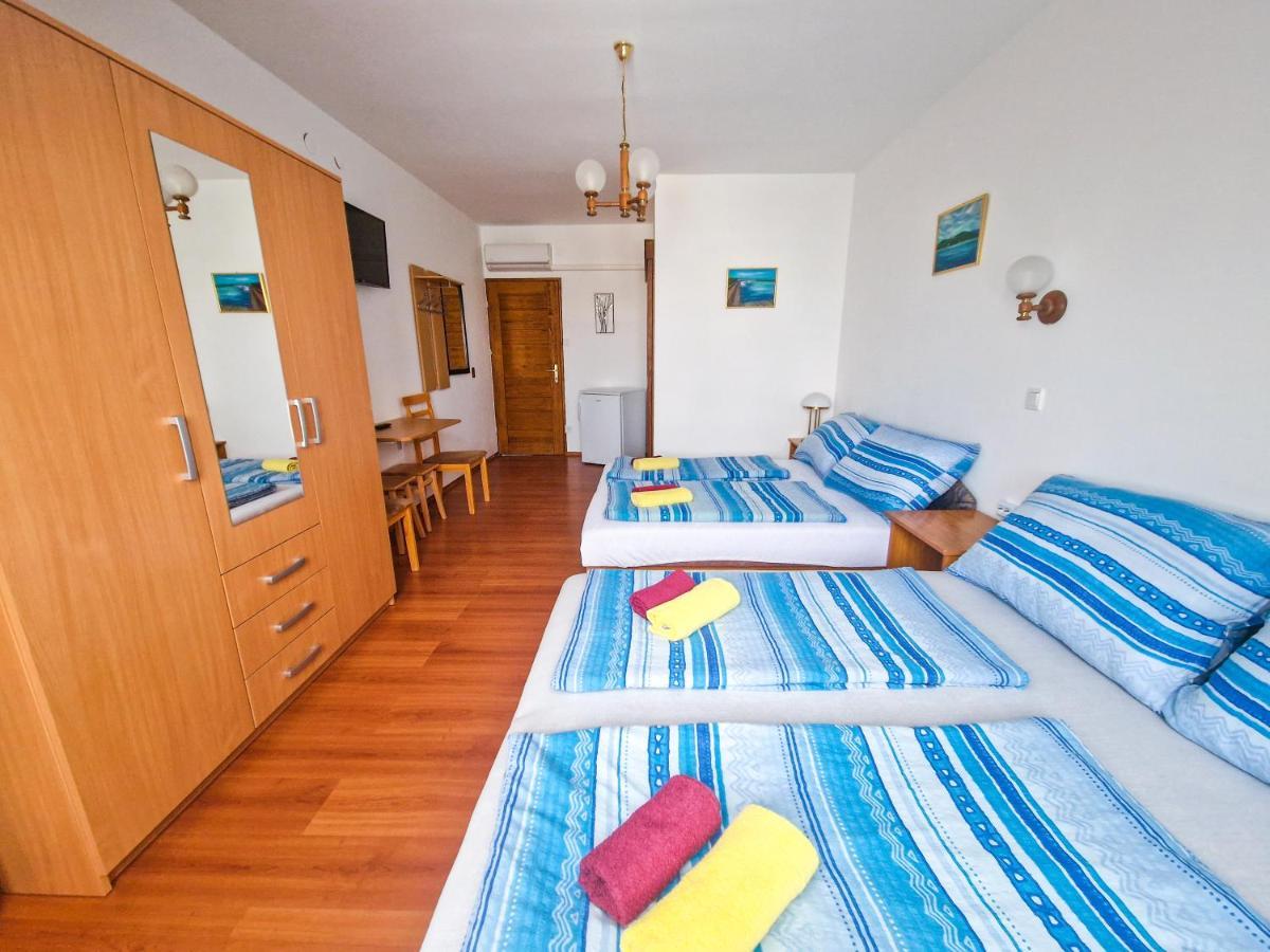 Weinberger Vendeghaz Hotel Zamardi Ngoại thất bức ảnh