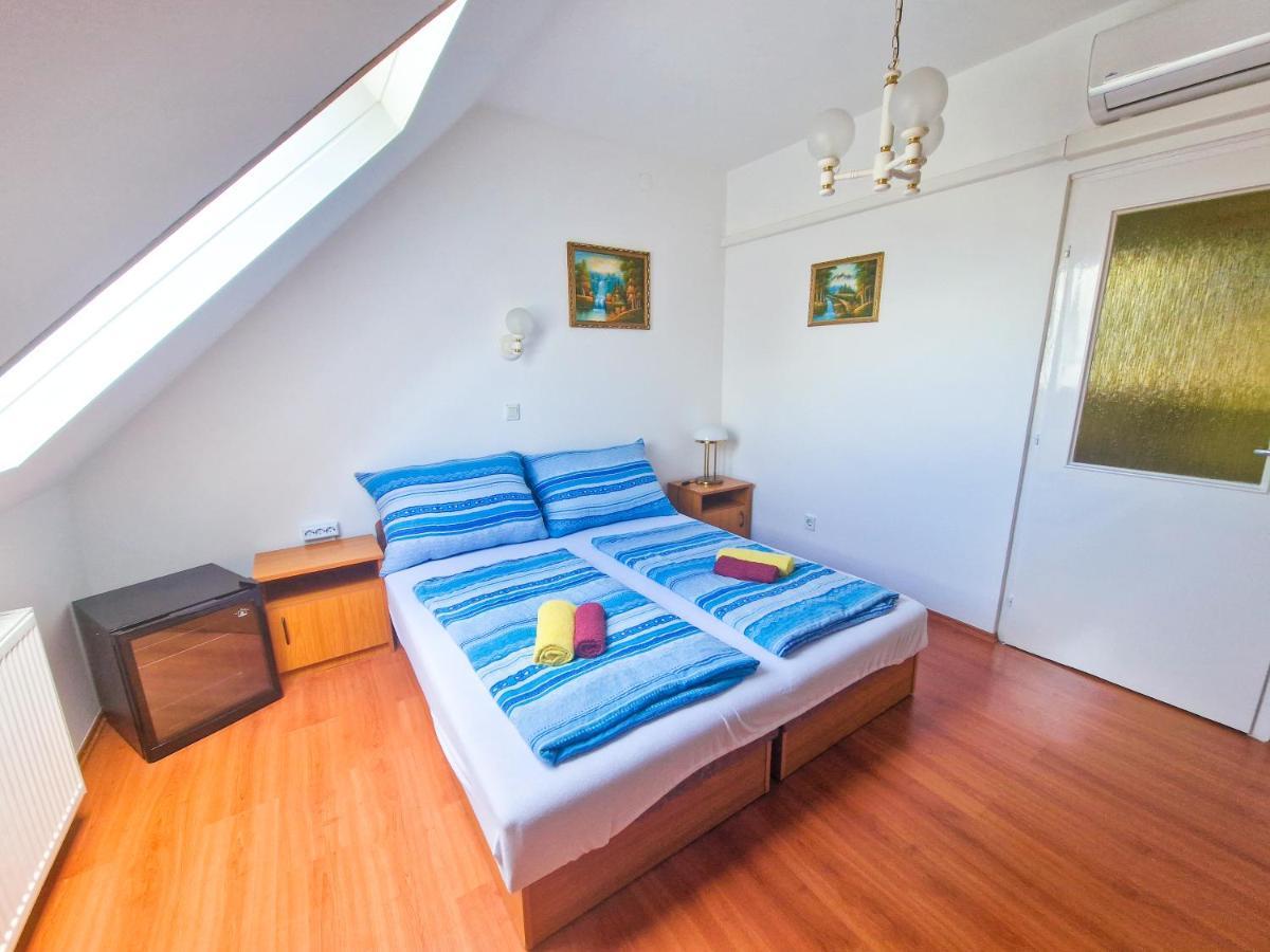 Weinberger Vendeghaz Hotel Zamardi Ngoại thất bức ảnh