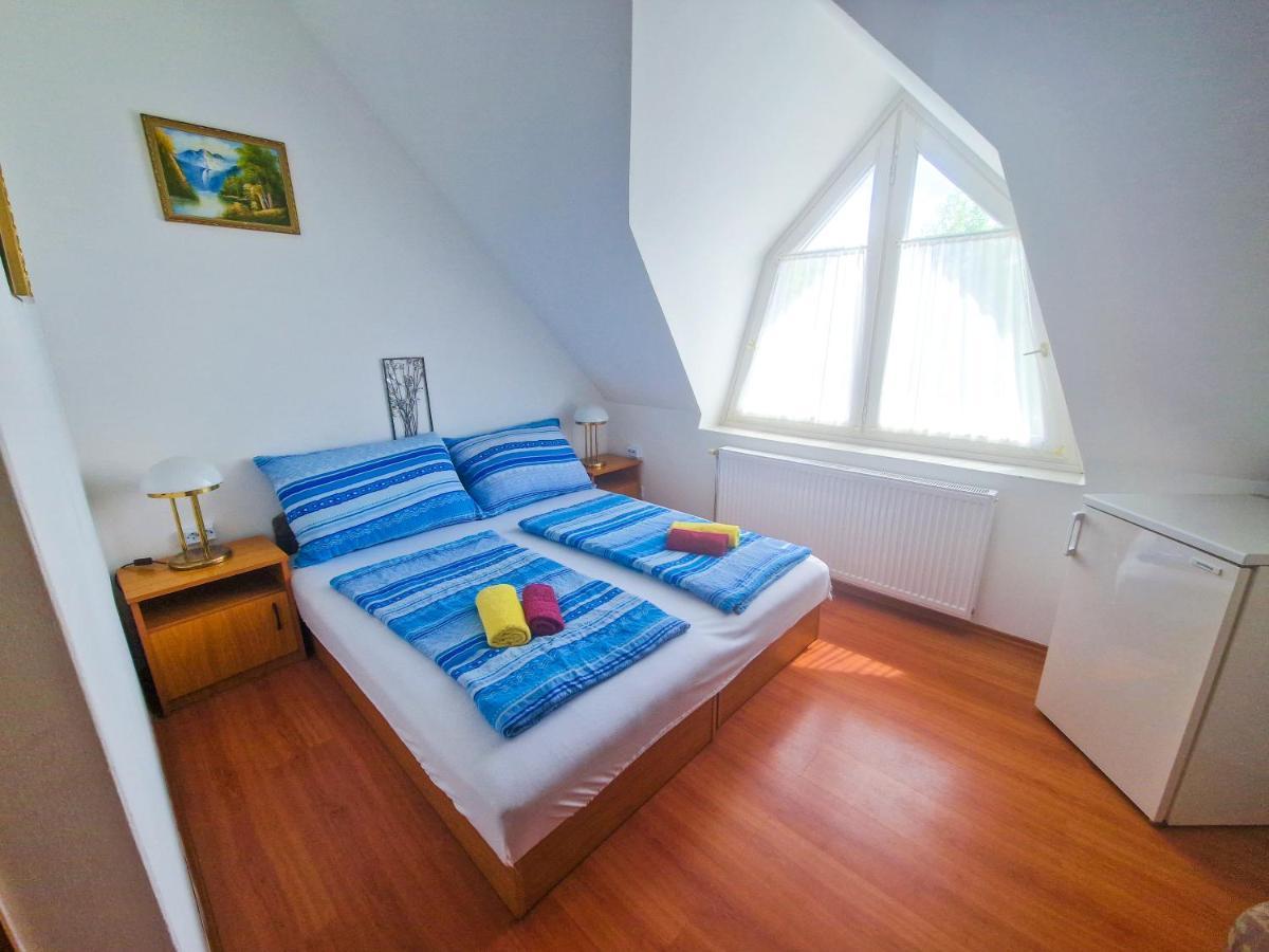 Weinberger Vendeghaz Hotel Zamardi Ngoại thất bức ảnh