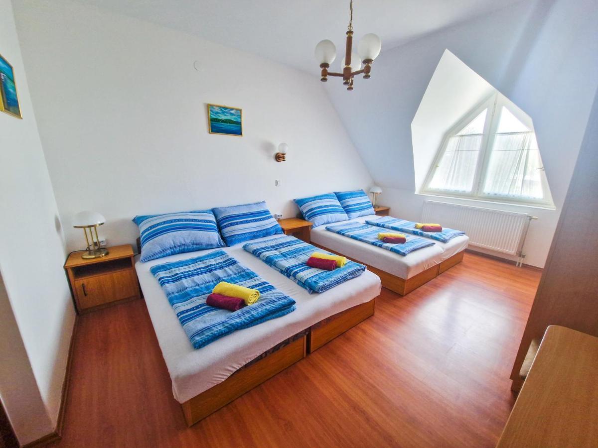 Weinberger Vendeghaz Hotel Zamardi Ngoại thất bức ảnh