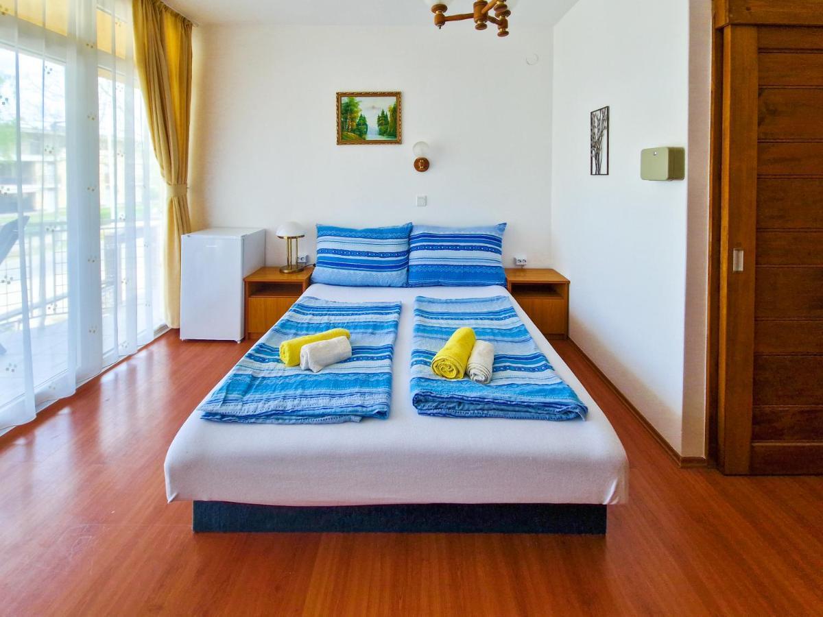 Weinberger Vendeghaz Hotel Zamardi Ngoại thất bức ảnh