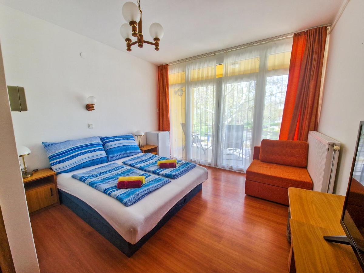 Weinberger Vendeghaz Hotel Zamardi Ngoại thất bức ảnh
