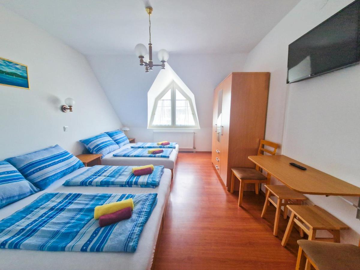 Weinberger Vendeghaz Hotel Zamardi Ngoại thất bức ảnh