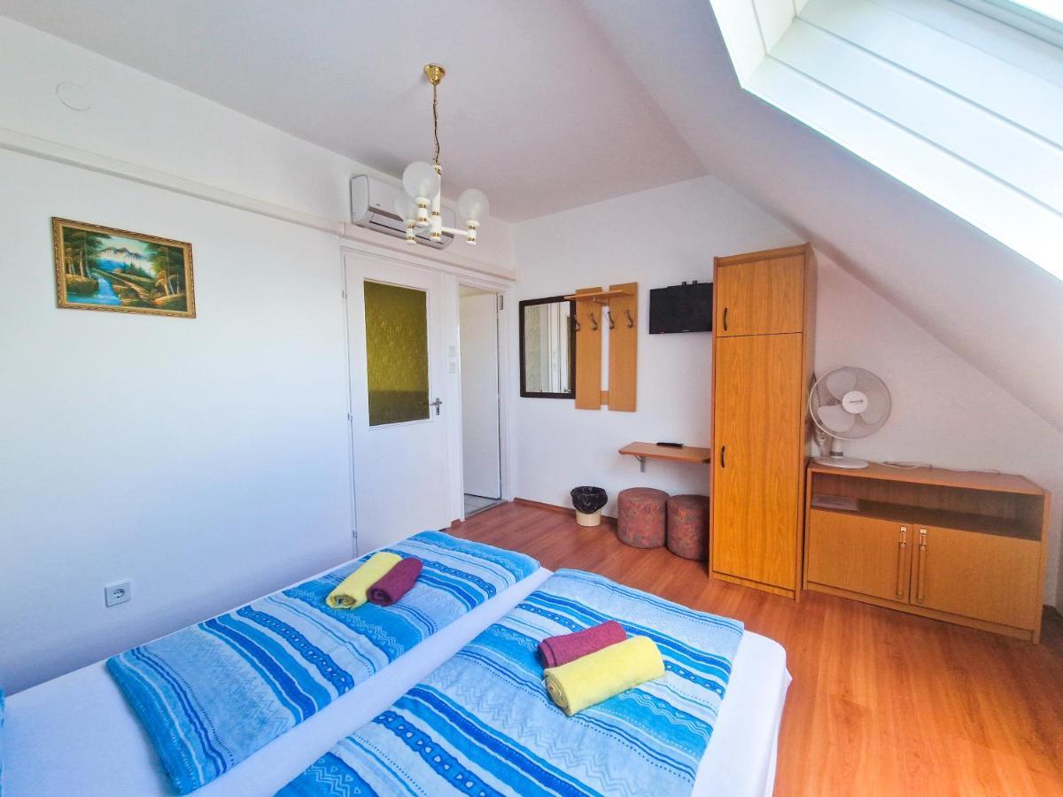 Weinberger Vendeghaz Hotel Zamardi Ngoại thất bức ảnh