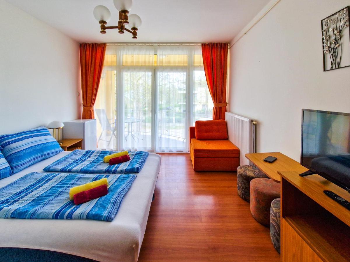 Weinberger Vendeghaz Hotel Zamardi Ngoại thất bức ảnh