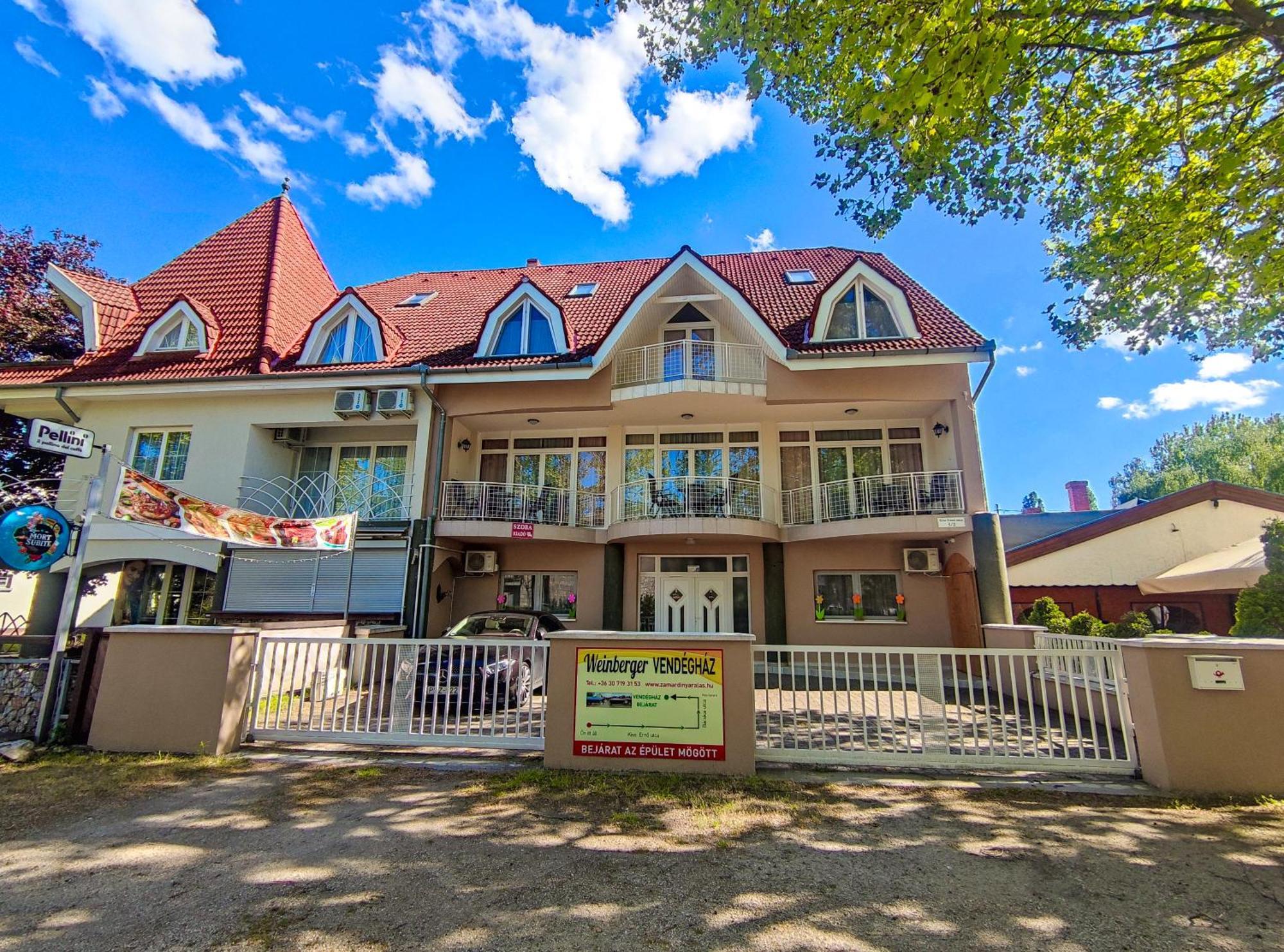Weinberger Vendeghaz Hotel Zamardi Ngoại thất bức ảnh